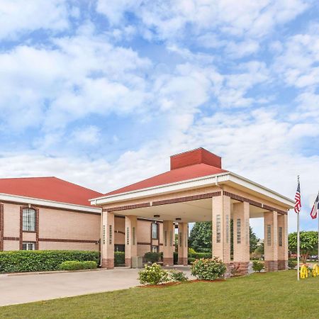 Days Inn By Wyndham Granbury Exterior photo